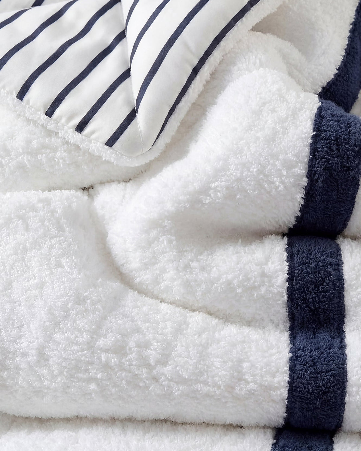 Amarena Snug Striped Comforter